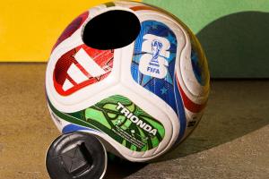 “芯”球时代：2026世界杯用球内置传感器，开启毫秒级精准判罚新纪元